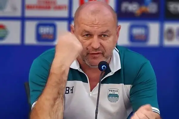 Persib vs Persis Solo: Bojan Hodak Tak Mau Mengendur di Laga Pamungkas Liga 1