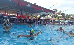 Meriahkan HUT RI, Bupati Karanganyar Juliyatmono Ikut Tanding Polo Air