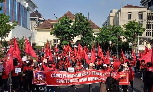 Demo di Depan Kantor Gubernur Jateng, Buruh Ingin Bertemu Ganjar Pranowo