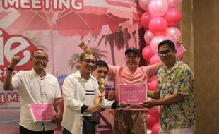 Seru, Favehotel Solo Gelar General Staff Meeting Bertema Barbie