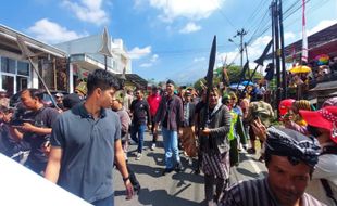 Meriah! Ribuan Warga Padati Festival Bunga Bandungan