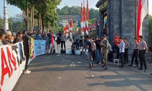 Setahun Kasus Iwan Budi Tak Terungkap, Polda Jateng Digeruduk Pendemo