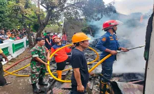 RM Soto Girin Sragen Hangus Terbakar, 5 Mobil Pemadam Diturunkan