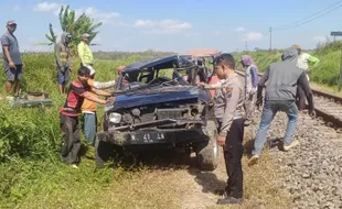 KA Kertanegara Tabrak Mobil di Malang, 1 Orang Alami Luka-luka