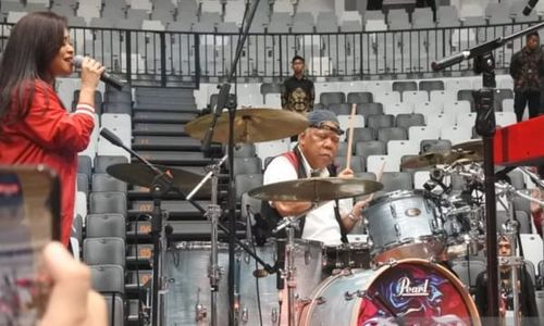 Menteri Basuki jadi Drummer Cokelat, Jokowi Bandingkan dengan Led Zeppelin