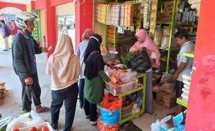 Pasar Gedhe Klaten Mulai Ramai, Pengunjung Kesulitan Cari Lokasi Kios Langganan