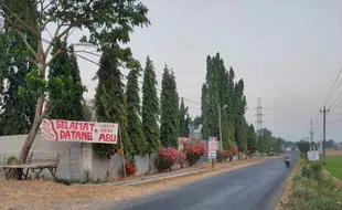 Ratusan Warga Kebakkramat Batuk-Batuk karena Terdampak Polusi Batu Bara