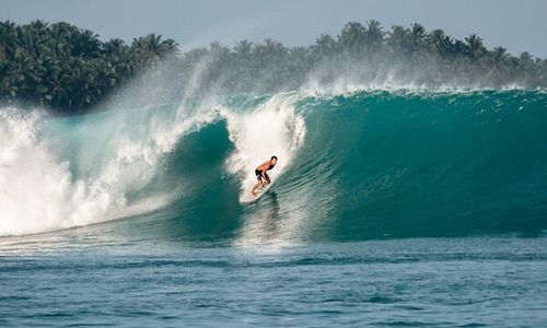 5 Pantai Cantik Indonesia Favorit Peselancar Dunia, Ada yang di Banyuwangi