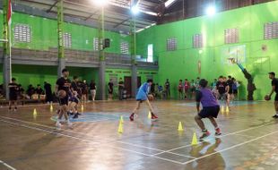 Tim Basket UKSW Fokus Lakukan Pengkaderan Lewat Basketball Clinic