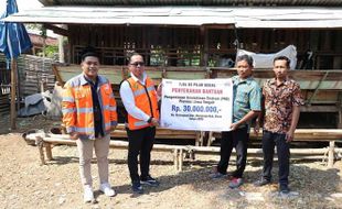 Ikut Entaskan Kemiskinan di Jateng, Semen Gresik Salurkan Bantuan Rp215 Juta