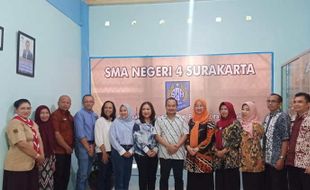 Sesmenko PMK dan Alumni Berbagi Semangat di SMAN 4 Solo