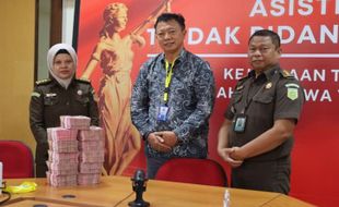 Krido Kembalikan Uang Suap Kasus Tanah Kas Desa ke Kejati DIY, Nilainya Rp3,7 M