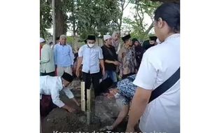 Di Mataram, Ratusan Pelayat Beri Penghormatan Terakhir untuk Dosen Wahyu Dian