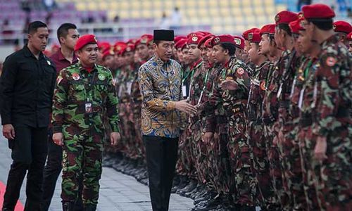 Presiden Jokowi Hadiri Apel Akbar Kokam di Stadion Manahan Solo