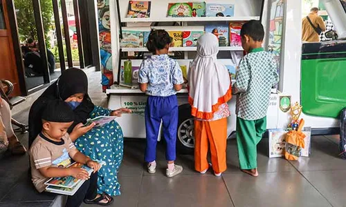 Hari Kunjung Perpustakaan 2023, Dispersip Solo Gelar Pameran dan Pasar Buku