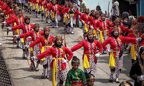 Kirab Budaya Tradisi Saparan Warga Lereng Merbabu di Kopeng Semarang