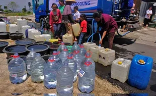 Penyaluran Ribuan Liter Air Bersih ke Wilayah Terdampak Kemarau di Temanggung