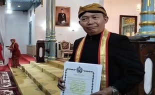 Ketua Umum Senkom Mitra Polri Diberi Gelar Kanjeng Pangeran Keraton Solo