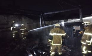 Oven Overheat, Rumah Produksi Rambak Cakar di Krajan Kalikotes Klaten Terbakar