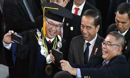 Presiden Jokowi Sampaikan Orasi Ilmiah di IPB Angkat Isu Krisis Pangan Global