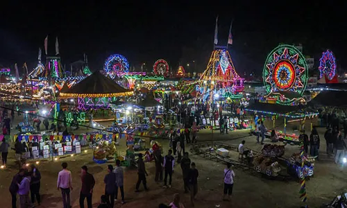 Potret Ramainya Pasar Malam Sekaten Solo, Ada Banyak Wahana Permainan Seru