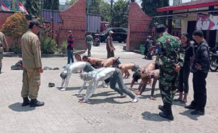 8 PGOT dan Manusia Silver Terjaring Razia Gabungan di Kartasura Sukoharjo