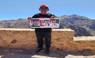 Ini Penampakan Rudy Doakan Ganjar Jadi Presiden 2024 di Gunung Sinai Mesir