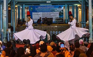 Pertunjukan Tari Sufi Meriahkan Perayaan Sekaten di Masjid Agung Solo