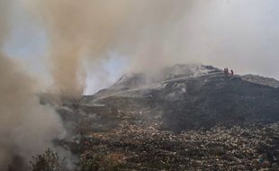 Hari Kedua Kebakaran TPA Putri Cempo Solo, Luas Area Terbakar Capai 2 Hektare