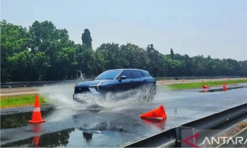 Berkat Wet Drive Mode Mitsubishi XFOrce Tetap Stabil Melintas Jalan Basah