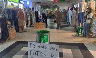 Pasar Tanah Abang Jakarta Dulu Berjaya Kini Merana