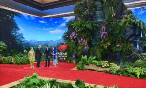 Cerita di Balik Air Terjun Area Penyambutan Kepala Negara KTT ke-43 ASEAN