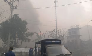 Kepulan Asap dari TPA Jatibarang Kian Tebal, Pemkot Semarang Siapkan Ambulans