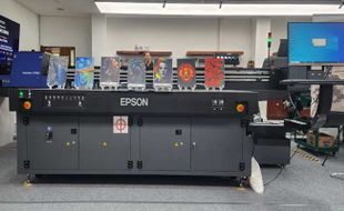 Epson Perkenalkan Printer Flatbed UV Pertama SureColor SC-V700