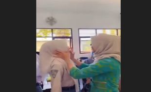 Viral Video Guru Hapus Make Up Siswi, Ternyata di SMA Bergas Semarang