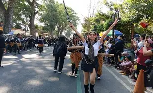 Seru! Karnaval Mahasiswa Baru UKSW Salatiga Tampilkan Kekayaan Suku Nusantara