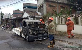 Kronologi Mobil Terbakar saat Melaju di Sleman, Diduga Alami Korsleting