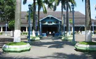 Jejak Akulturasi Budaya Persia, India, dan Jawa di Masjid Agung Solo