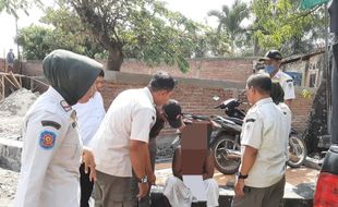 Tangkap ODGJ yang Ngamuk di Jl Pemuda Klaten, Petugas Terlibat Kejar-kejaran