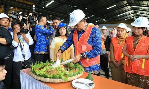 Resmikan Pabrik Tiang Pancang Demak, Pj Gubernur Jateng: Kurangi Pengangguran