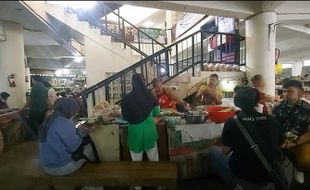 Mampir Pasar Nongko Solo, Cicip Pecel Gendar Sambil Borong Tanaman Hias