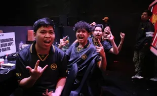 Jos! POCO Star Indonesia Bertahan di Puncak Klasemen Esports FFML Season 8