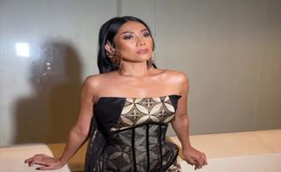 Anggun Cipta Sasmi Duet dengan Waldjinah Tuai Pujian