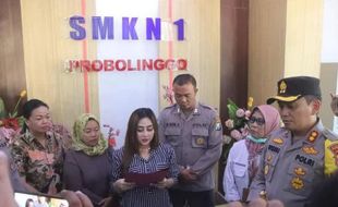 Seleb TikTok Probolinggo Luluk Minta Maaf kepada Siswi Magang yang Dibentak