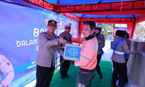 Sambut Hari Lalu Lintas, Polres Klaten Salurkan Bantuan 200 Paket Sembako