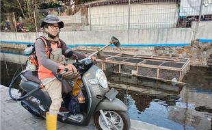 Honda Scoopy Jadi Sahabat Totok Jaga Kebersihan Sungai