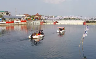 Asyik, Bendung Tirtonadi Solo Kini Tersedia Wahana 2 Perahu dan Flying Fox