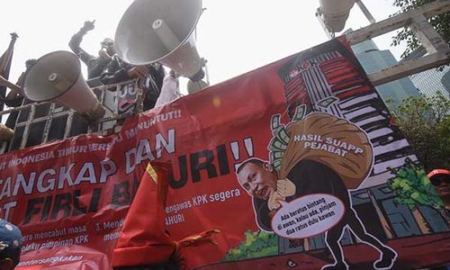 Tuntut Firli Bahuri Dicopot, Massa Front Indonesia Timur Bersatu Demo di KPK