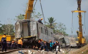 Evakuasi KA Argo Semeru Kelar, Jalur Kereta di Kulonprogo Bisa Dilalui Kembali