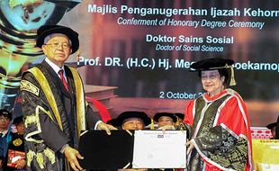 Daftar Gelar Megawati, 10 Doktor dan 2 Profesor Honoris Causa